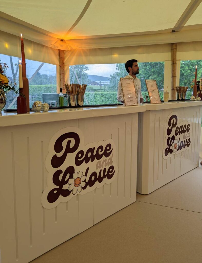 Un barman à domicile ou dans un lieu de réception pour votre anniversaire à Annecy ou en Auvergne-Rhône-Alpes