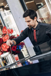 Barman à Cocktails privé Annecy : Le Mixologiste